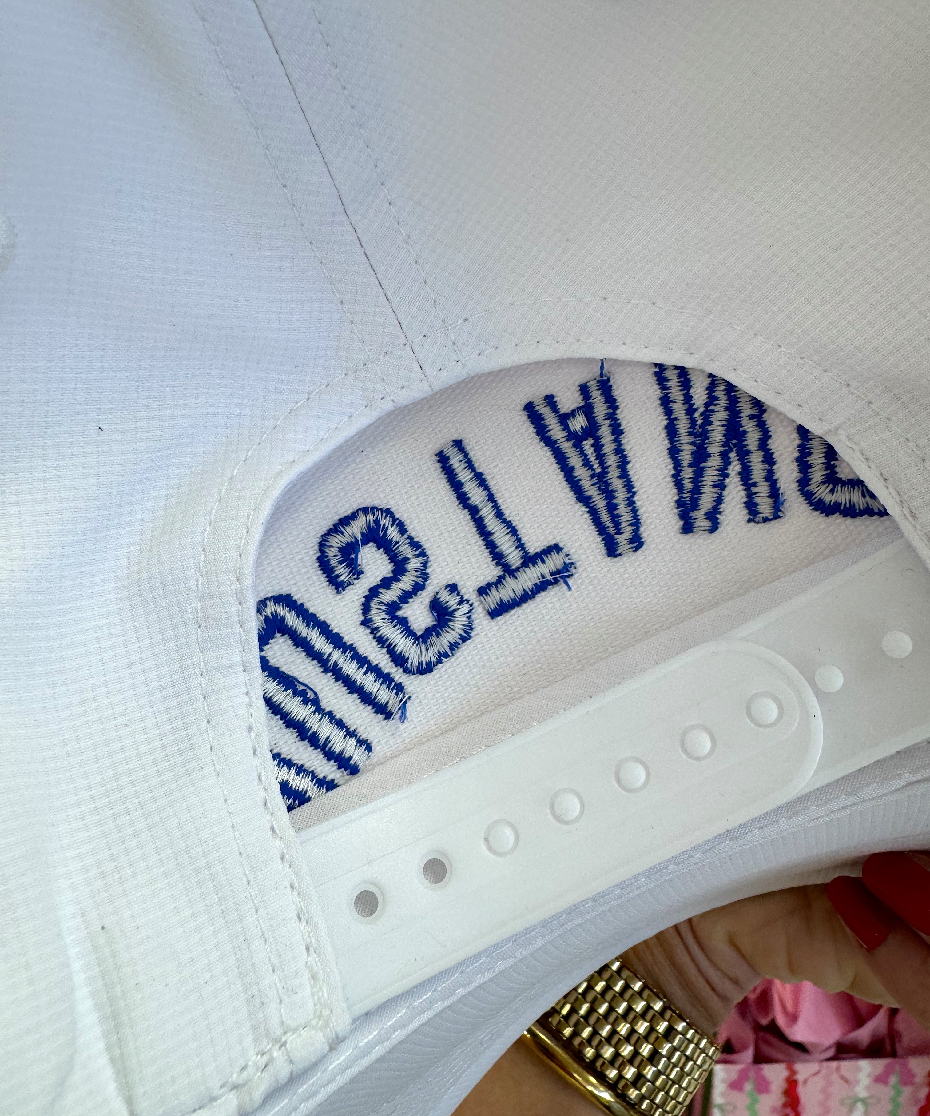 VINTAGE WHITE MUSTANGS HAT