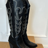 BLACK WESTERN EMBROIDERED BOOTS